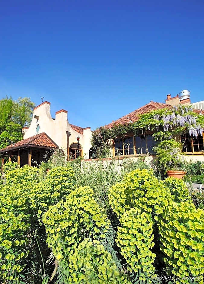 Rancho Caymus Inn