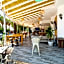 Aurasia Sea Side Hotel