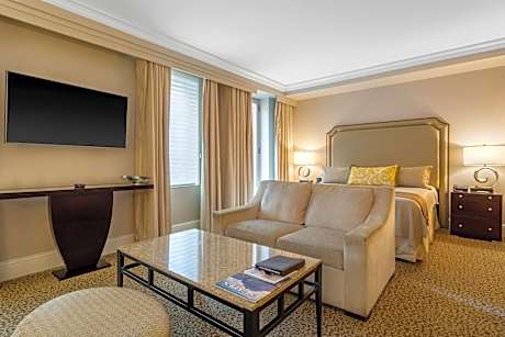 Premier  Executive - 1 King with Terrace