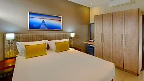 Suite with Garden View