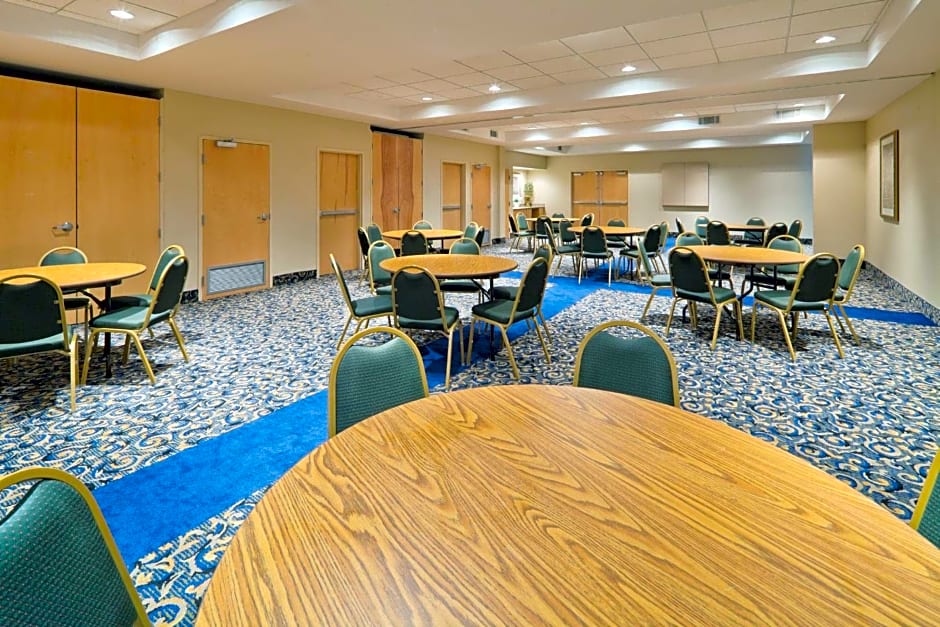 Holiday Inn Express Hotel & Suites Memphis Southwind By IHG