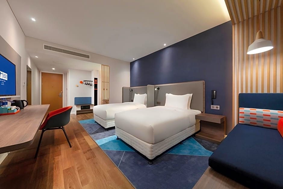 Holiday Inn Express Pinghu, an IHG Hotel