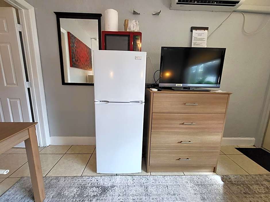 Barefoot Mailman Motel