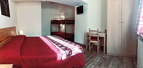 Quadruple Room with Mountain View