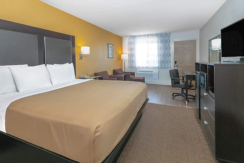 Days Inn by Wyndham Granbury