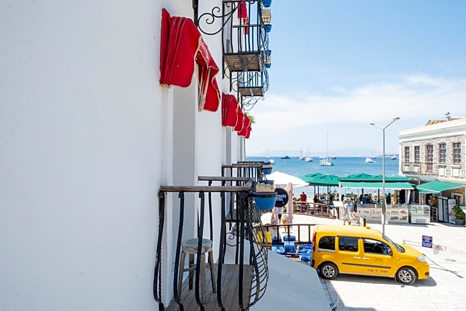 Artemis Hotel