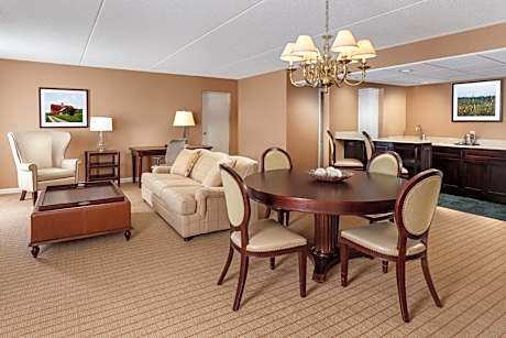 Club level, Presidential Suite, 1 King, Sofa bed