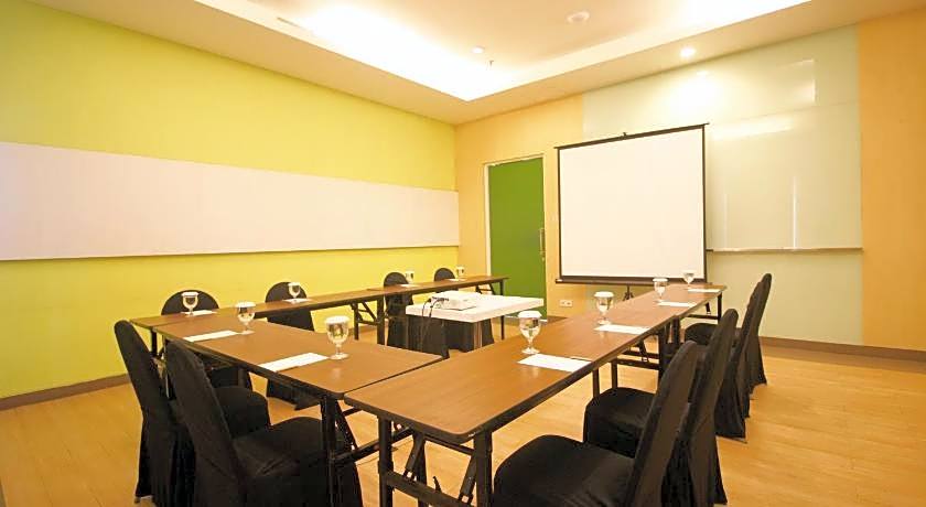 Zest Hotel Jemursari