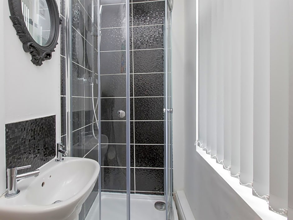 TownHouse PLUS @ 40 West St