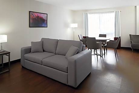 1 Bedroom Executive Suite, 1 King, Sofa bed