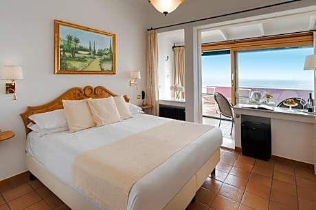 Junior Suite with Terrace and Sea View