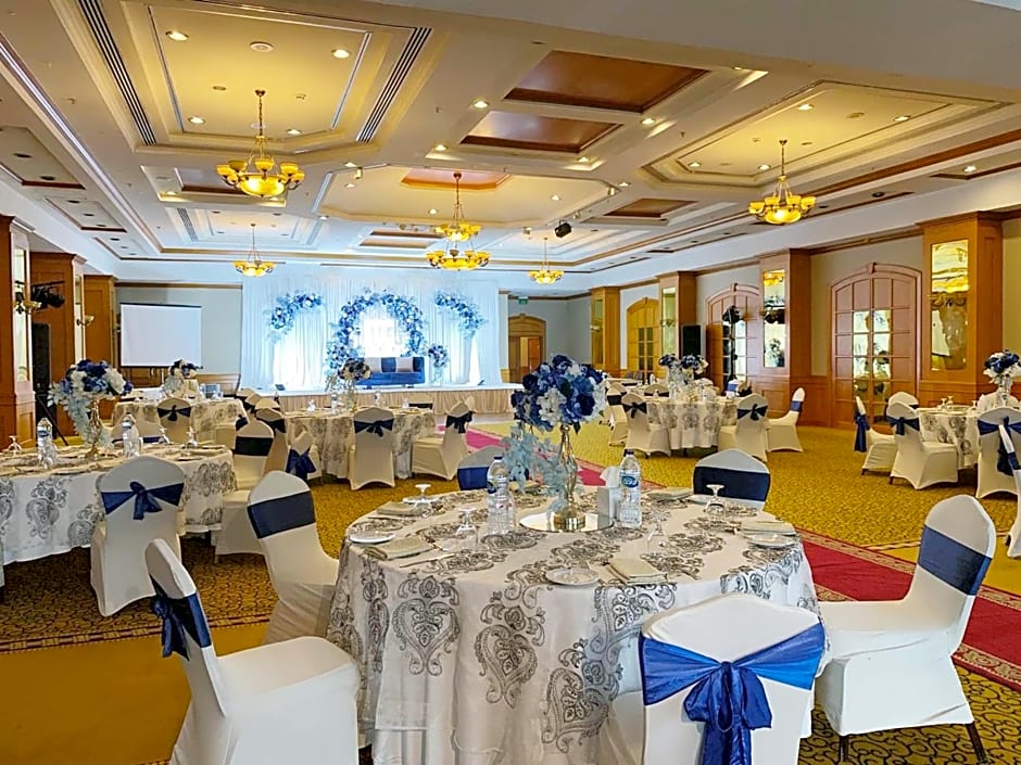 Knight Castle Hotel - Formerly known as Carlton Palace Hotel