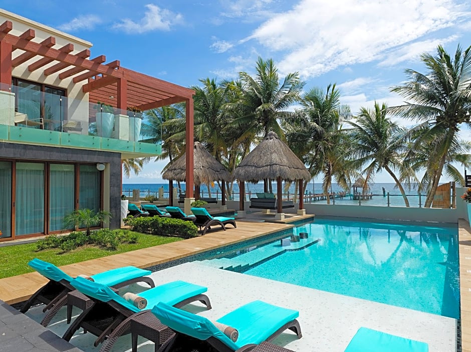 Azul Villa Esmeralda, by Karisma