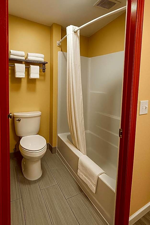 Pinconning Trail Inn Motel