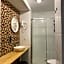Hostel Numero Trece - Private Capsule Deds - Albergue Juvenil - FREE towels, coffee & tea, remote check-in