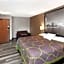 Super 8 by Wyndham Green Bay Near Stadium