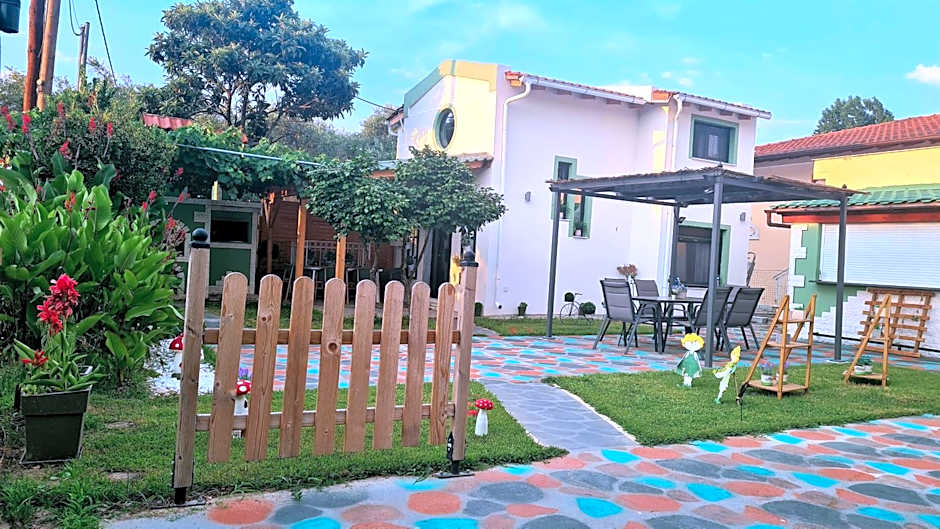 Lamprini's Deluxe Studios