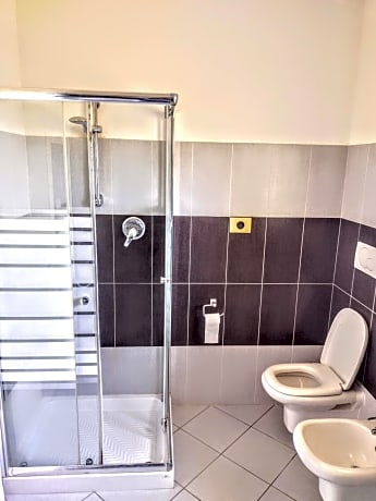Standard Twin Room with Shared Bathroom