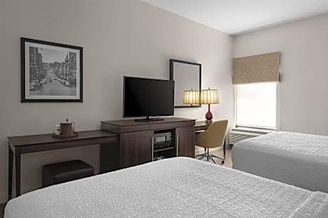 Queen Room with Two Queen Beds (4 Adults)