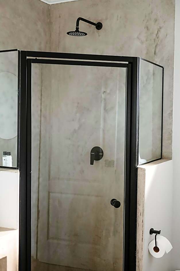 Lighthouse Guesthouse & Cafe