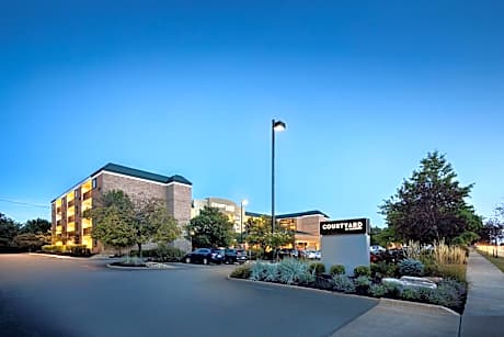 Courtyard by Marriott Cleveland Beachwood