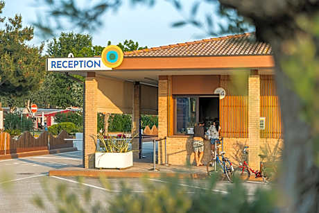 Club del Sole Spina Family Collection