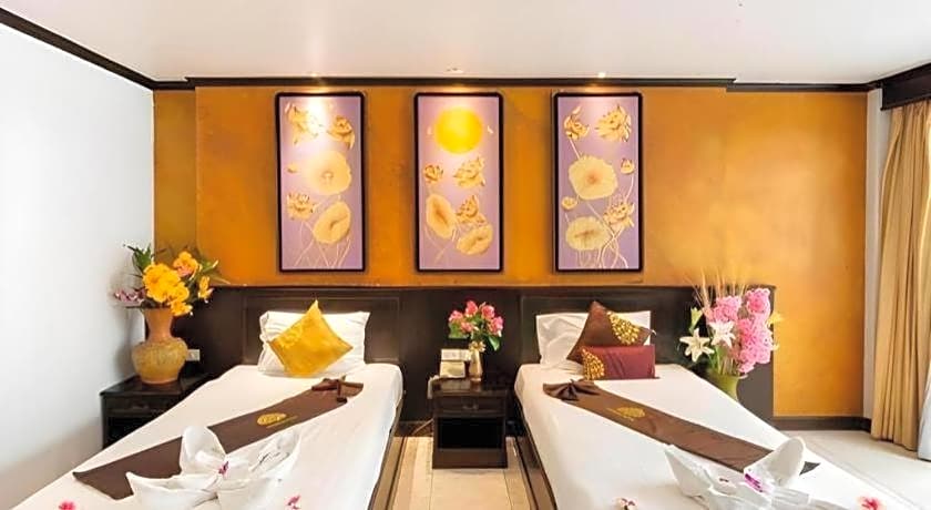 Tanawan Phuket Hotel