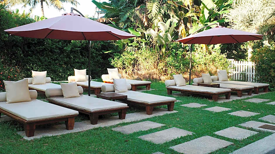 Parasol Blanc Hotel