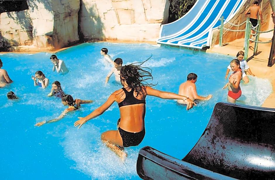 Insolites, Les Ormes, Epiniac