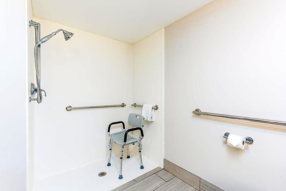 Holiday Inn Express Hotel & Suites Bradenton West By IHG