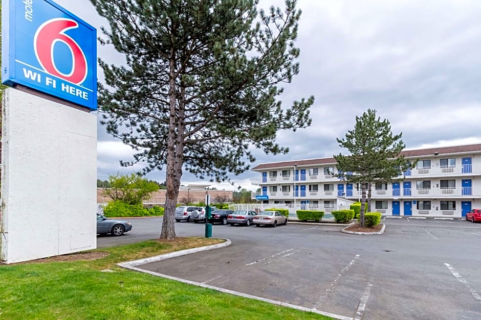 Motel 6 Kirkland, WA - North Kirkland