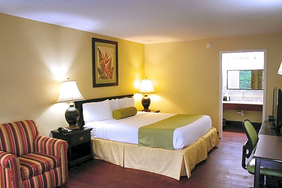 Residence Hub Inn and Suites