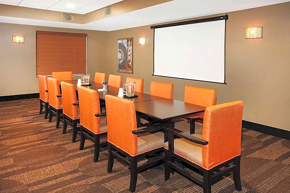 AmericInn by Wyndham Waupun