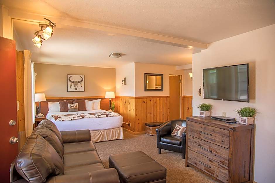 Photo 1 of 12 of 1 King Bed Suite