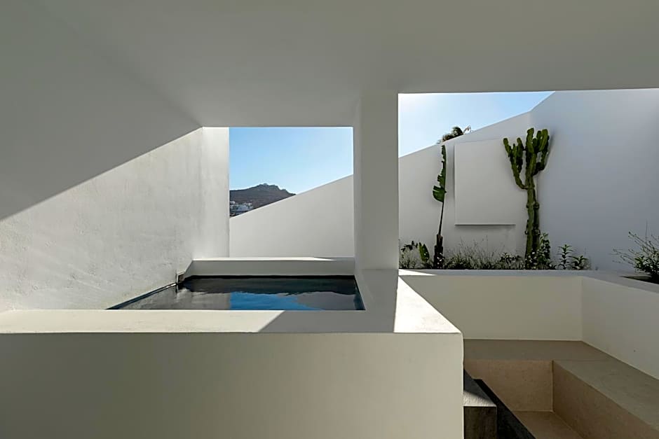 CUBIC Mykonos Seafront Design Suites