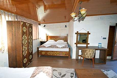 Quadruple Room with Terrace