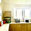 Follow the Sun Boutique Hostel - Pool, Breakfast & Sea Views