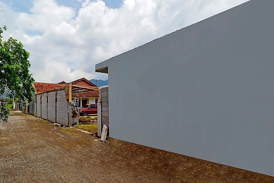 Homestay Black Pink Merah Jambu