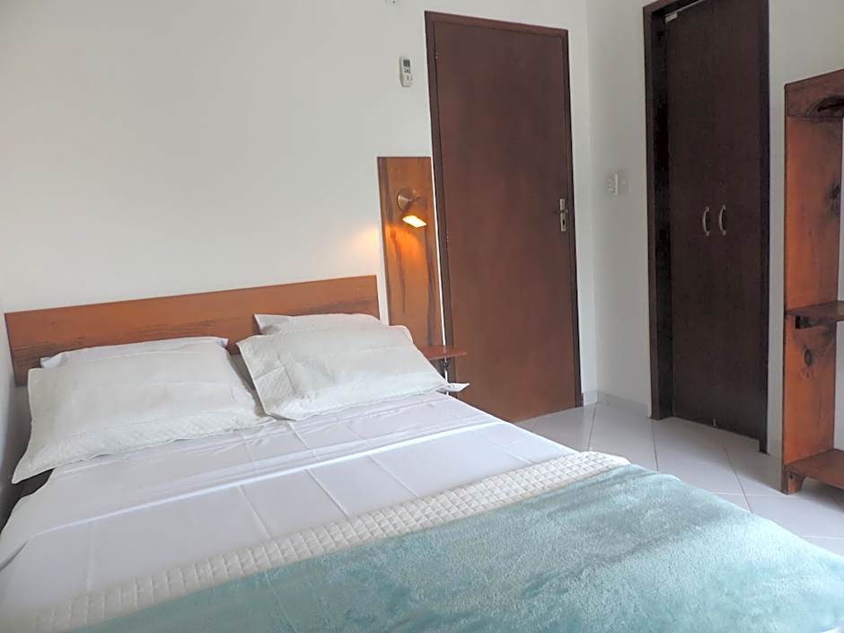 Pousada Quatro Estacoes