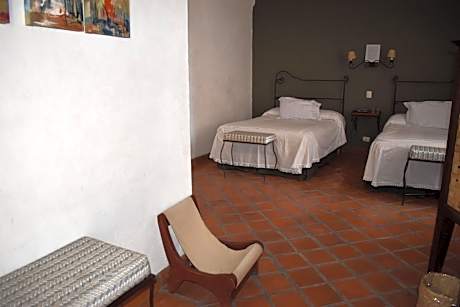 Standard Twin Room B