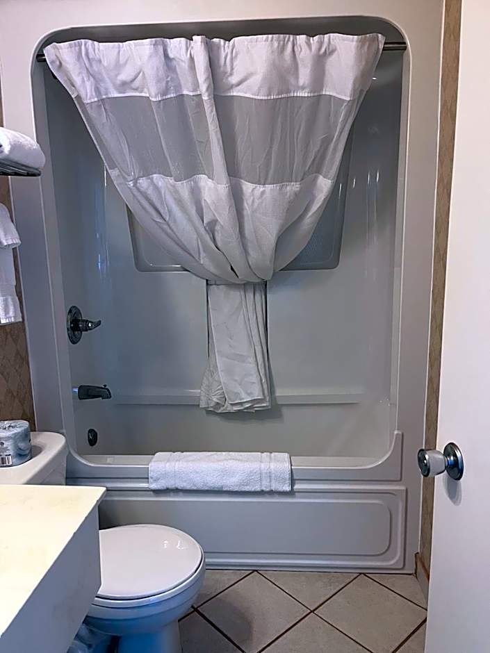 Travelodge by Wyndham Amherst