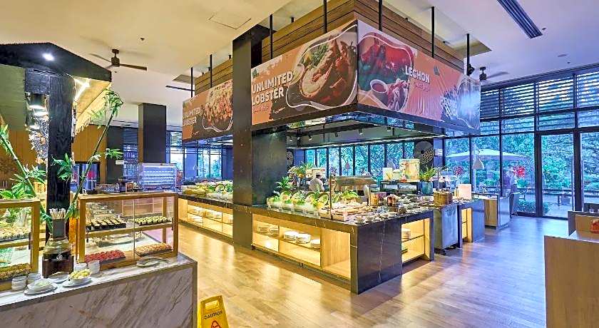 Midori Clark Hotel And Casino