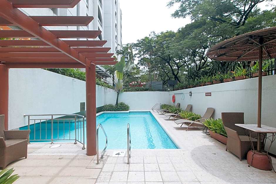 RedDoorz Premium @ The Residences Olympia Makati