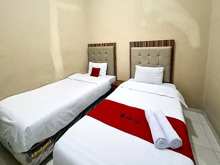 RedDoorz Syariah Near Exit Toll Pekalongan 2
