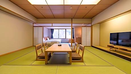 Superior Japanese-Style Room