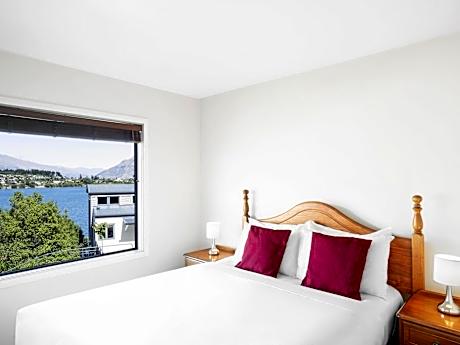 One-Bedroom Lake View Suite