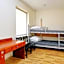 Fry House Hostel - 15min to Dworzec Zachodni, 5min to Klub Progresja