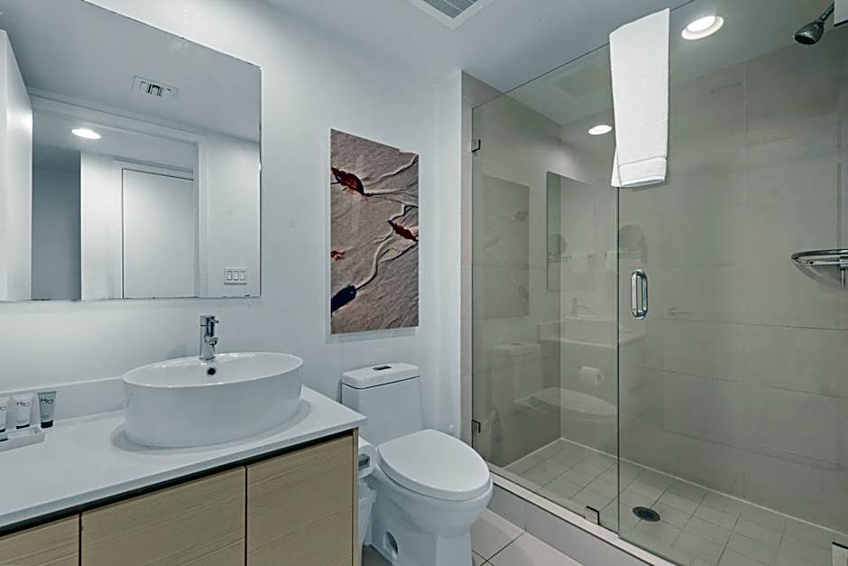 Water View Building With Pool - 5-Min Walk To The Beach - Cozy Studios