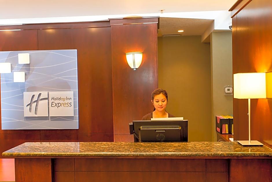 Holiday Inn Express & Suites Drayton Valley By IHG