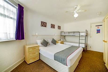 Deluxe Family of 5 Room
